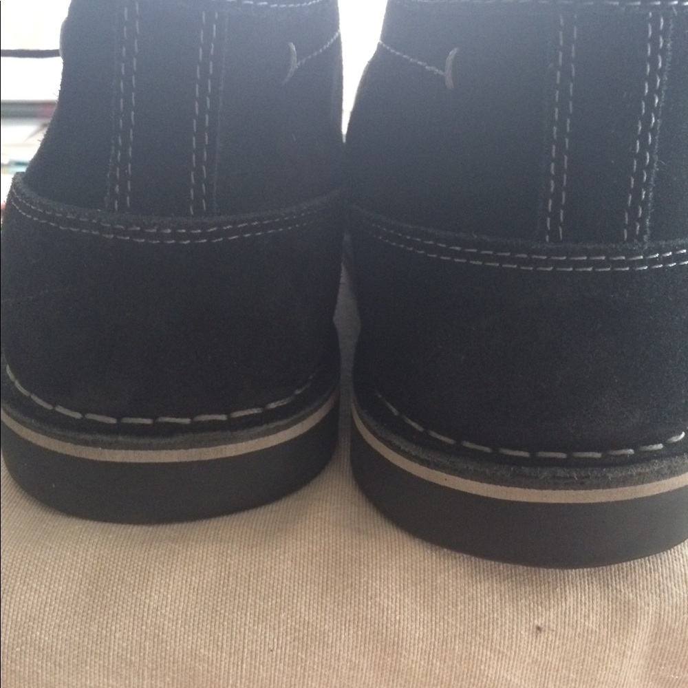 Man's shoes. - Picture 3 of 4
